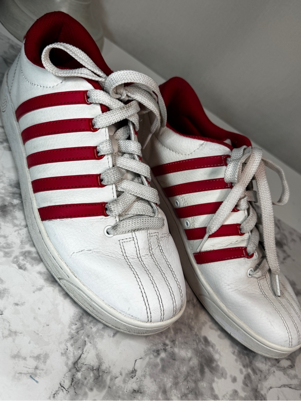 K-SWISS Low Top Lace-Up Athletic Sneakers White/Red Striped US 10.5 EU 44 UK 9.5